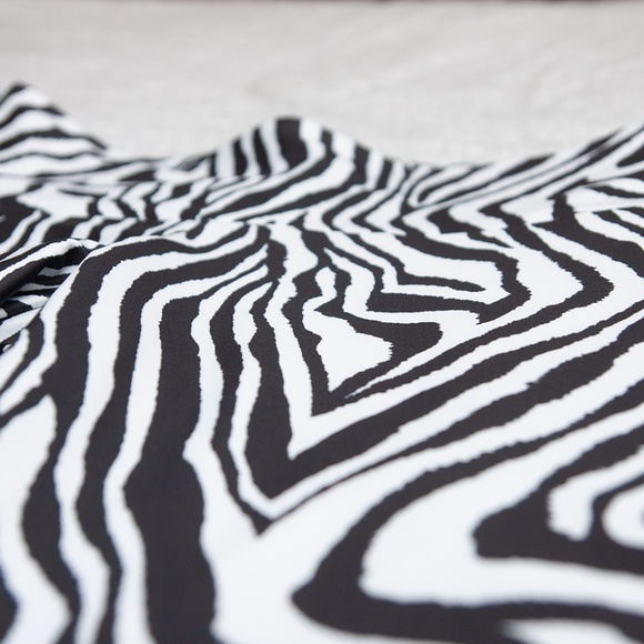 Onzie High Rise Legging Zebra Stripe - Picture 9 of 9